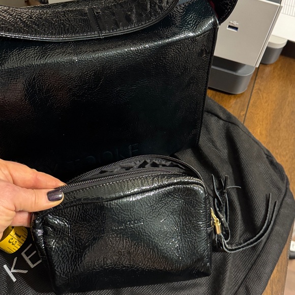 Kelly-Tooke Black Patent Leather Shoulder Bag - Picture 9 of 9